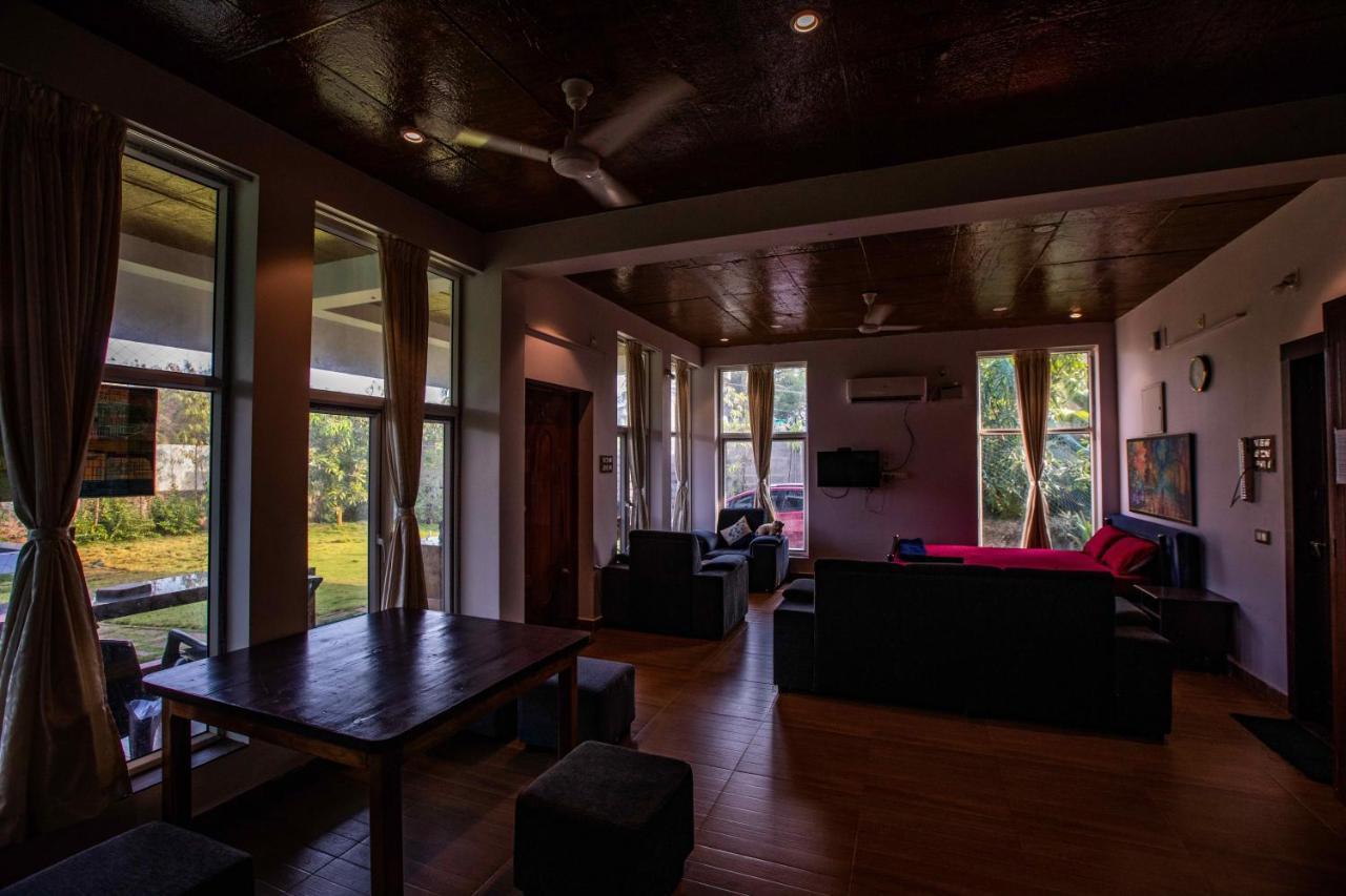 Waves Beach House Ποντισερί Εξωτερικό φωτογραφία