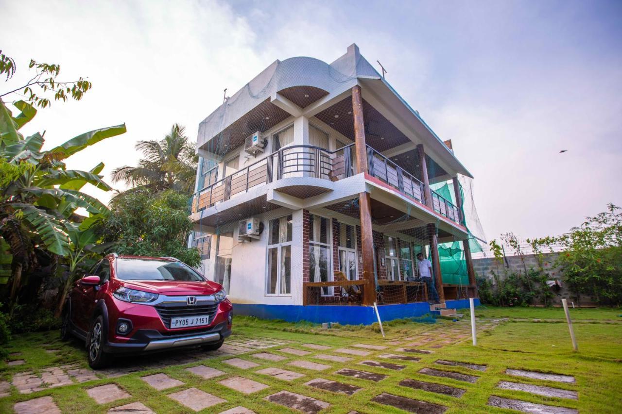 Waves Beach House Ποντισερί Εξωτερικό φωτογραφία