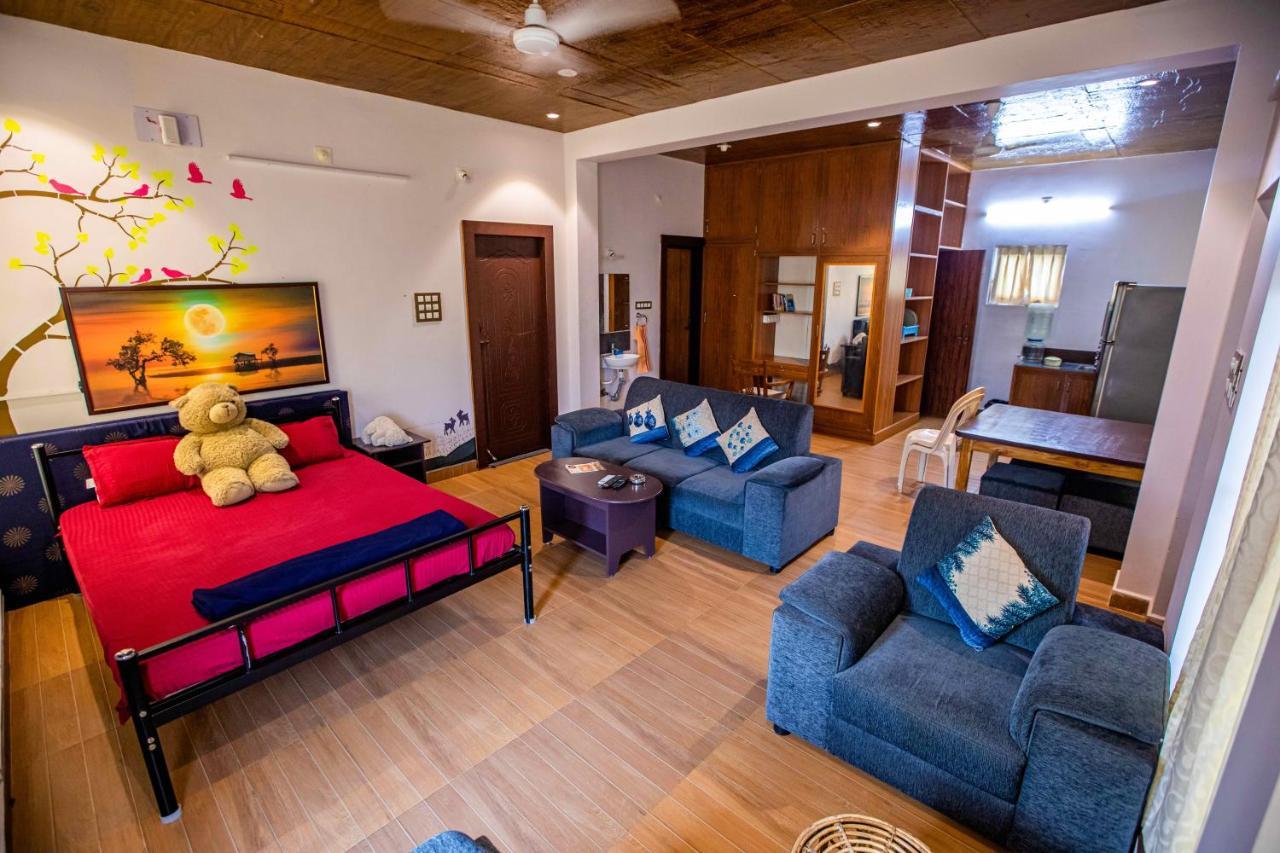 Waves Beach House Ποντισερί Εξωτερικό φωτογραφία