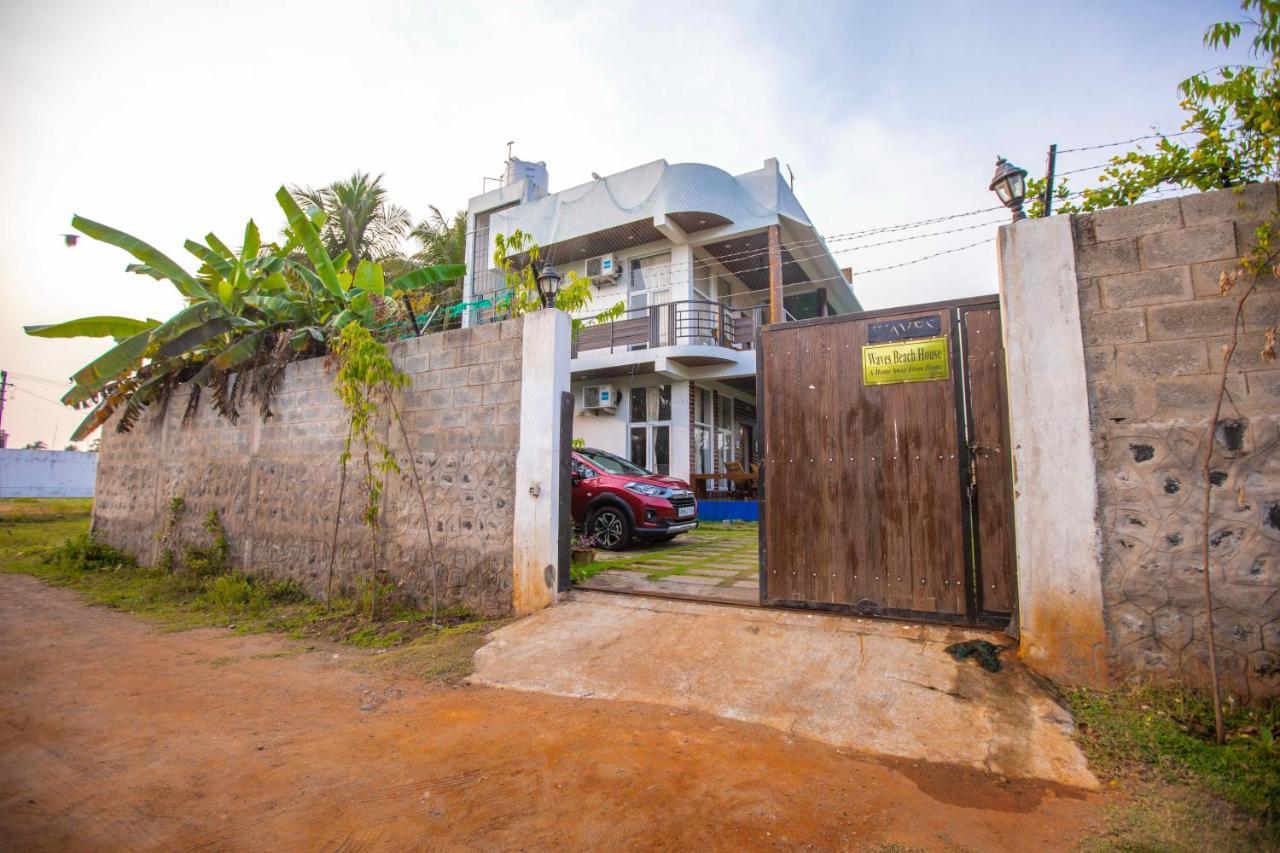 Waves Beach House Ποντισερί Εξωτερικό φωτογραφία