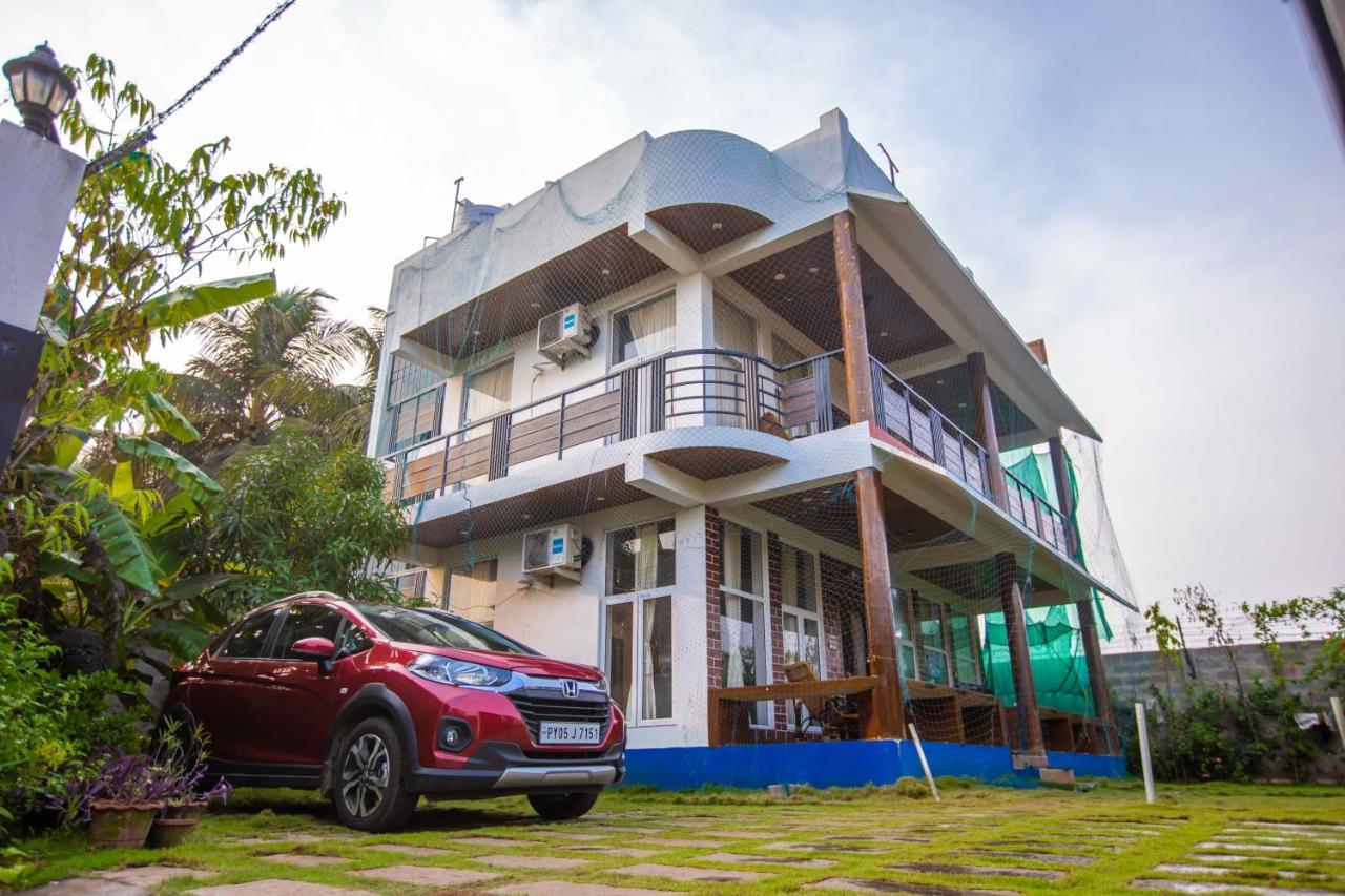 Waves Beach House Ποντισερί Εξωτερικό φωτογραφία
