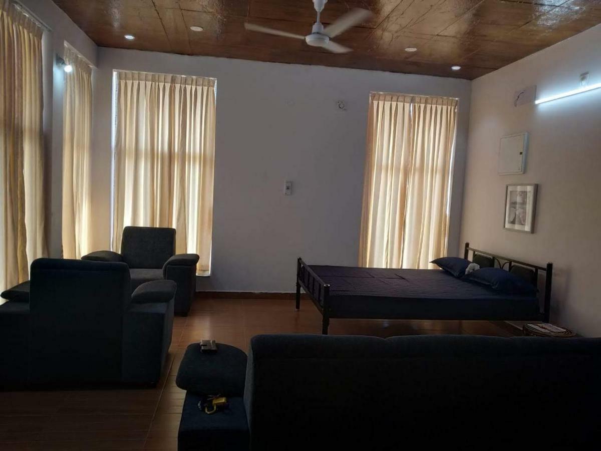 Waves Beach House Ποντισερί Εξωτερικό φωτογραφία