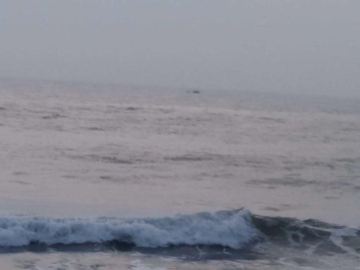 Waves Beach House Ποντισερί Εξωτερικό φωτογραφία